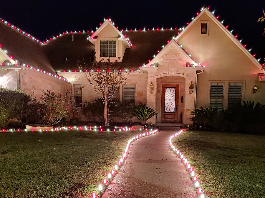 Beautiful residential Christmas light installation